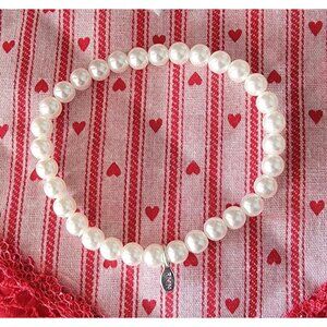 Vintage RMN Pearl Bracelet - Elevate Your Style with Timeless Elegance